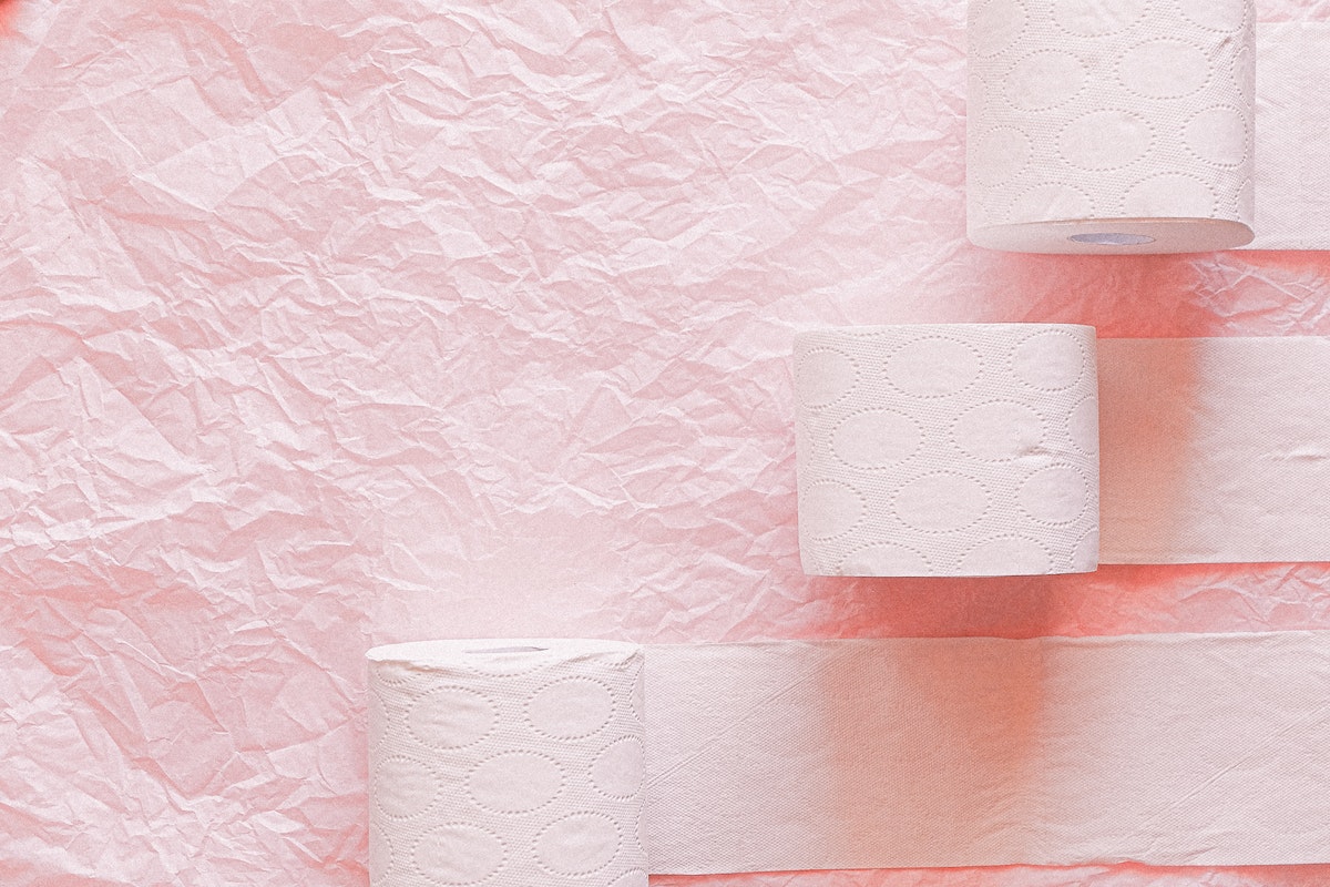 Rózsaszín toalettpapír. Milyen betegségeket jelezhet a véres széklet?